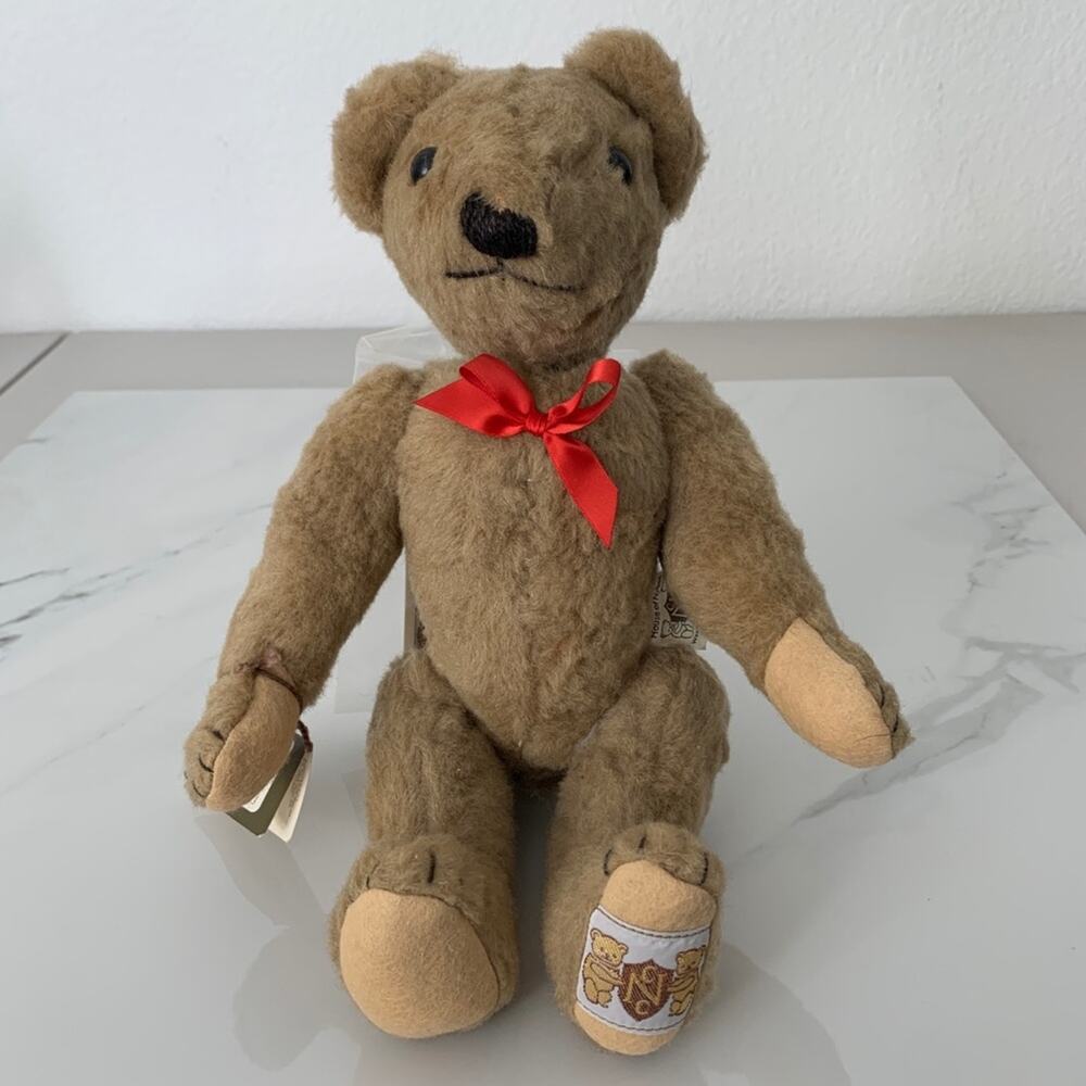 1989 Nisbet Mechanical Mohair Bear